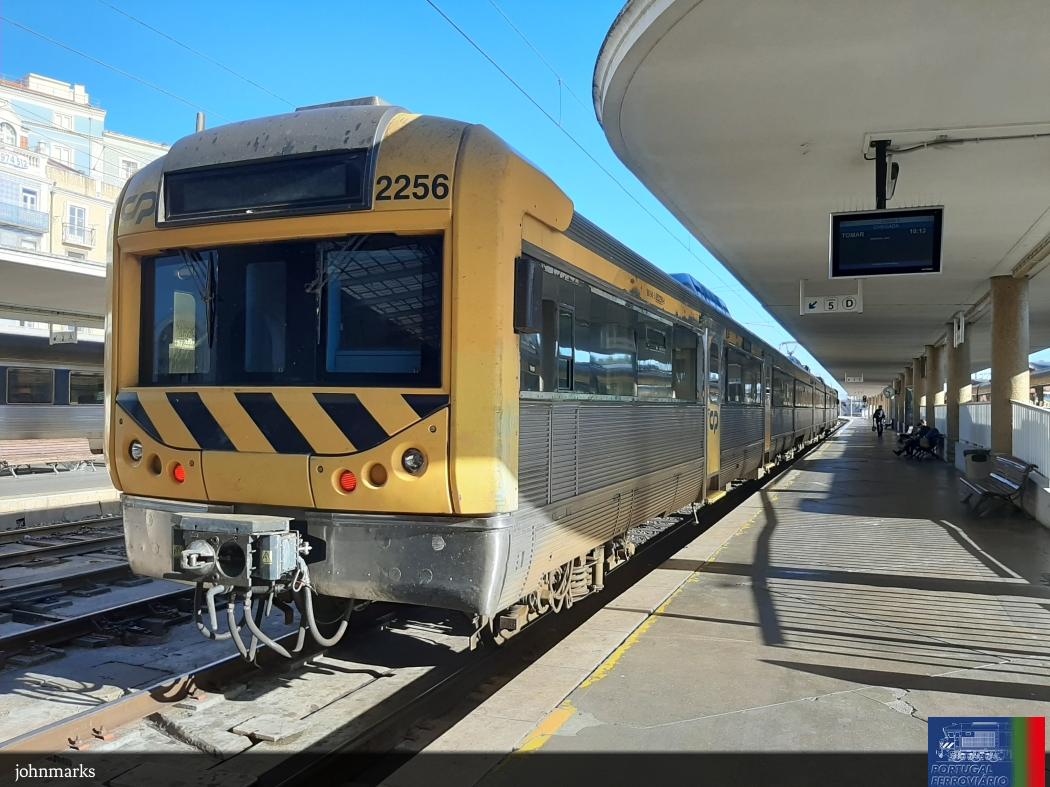 2256 Santa Apolónia