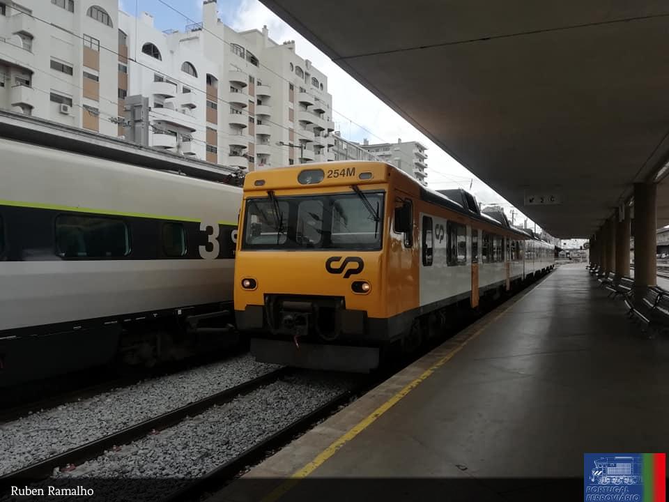 UTD 592-225 em Santa Apolónia