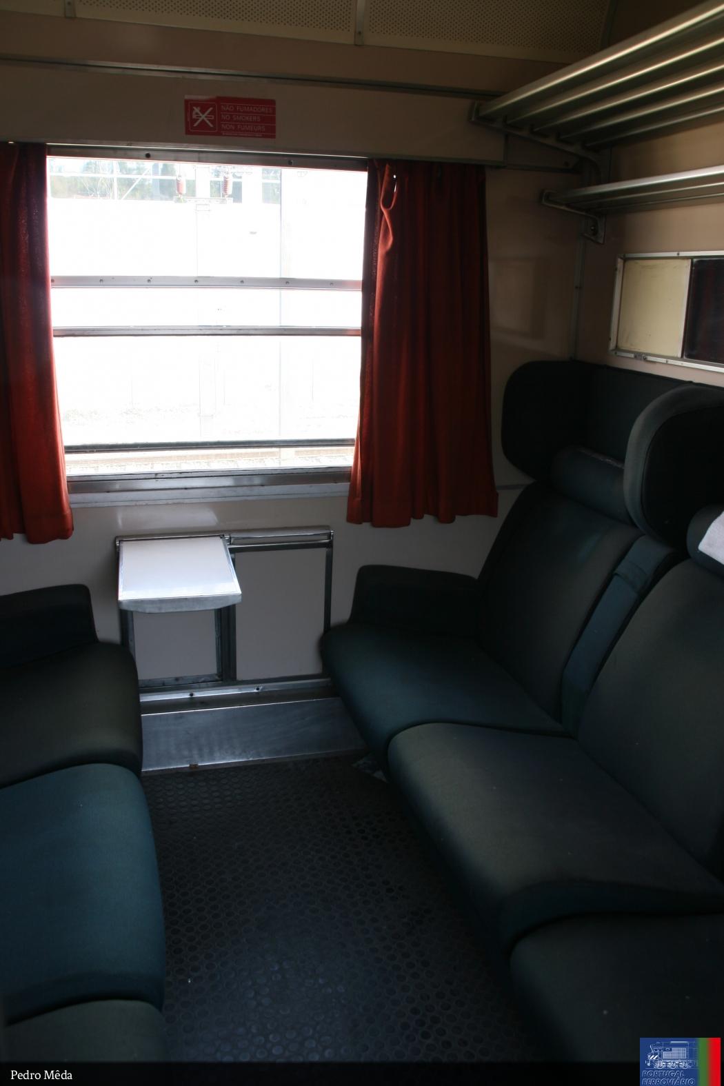 85-40 002 Interior_Compartimentos