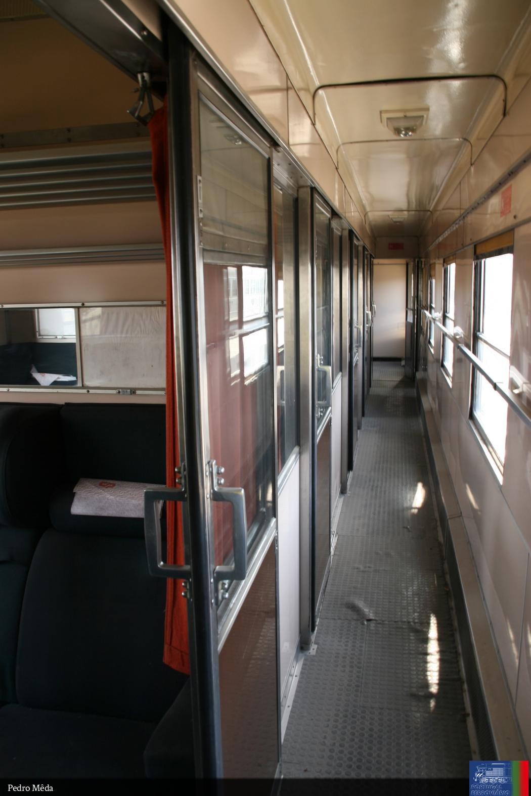 85-40 002 Interior_Corredor