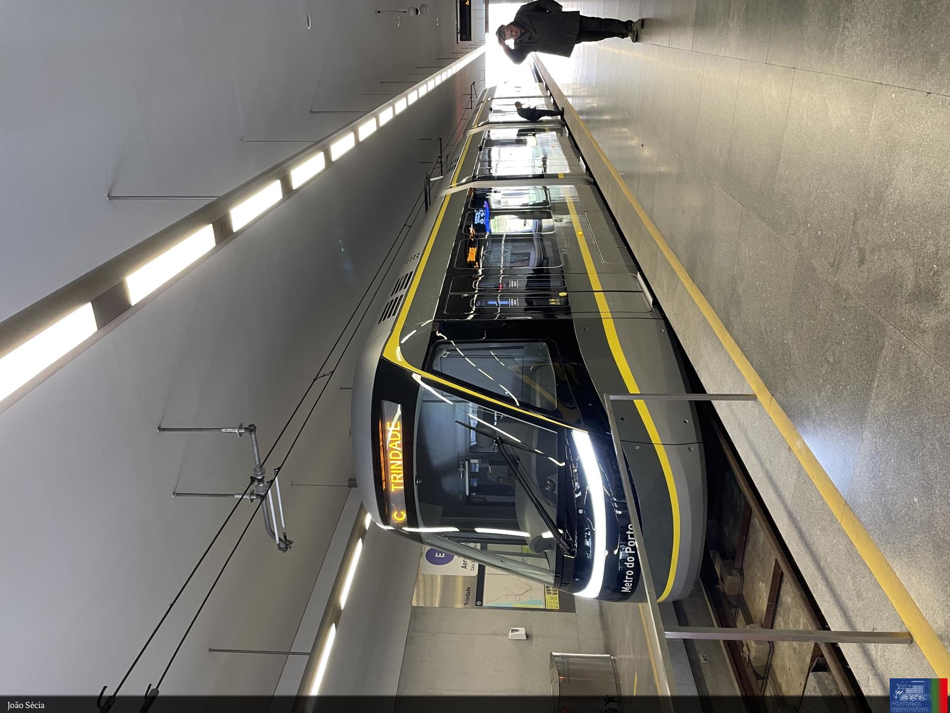 Novo veículo em exposição trindade